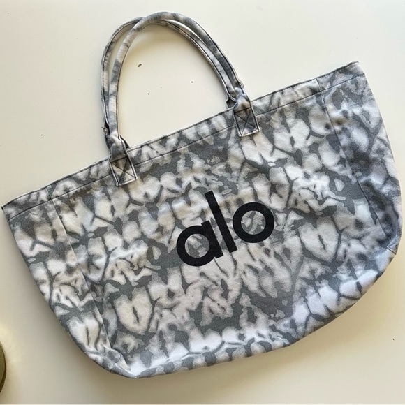 ALO YOGA Grey Tie-Dye Tote - Picture 5 of 9